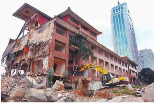  ?賓館拆遷不是一件簡易操作的房屋拆遷，不僅具有一定規模，還擁有一定的產業，兼具營業性的公共場所。賓館拆遷有哪些補償呢？