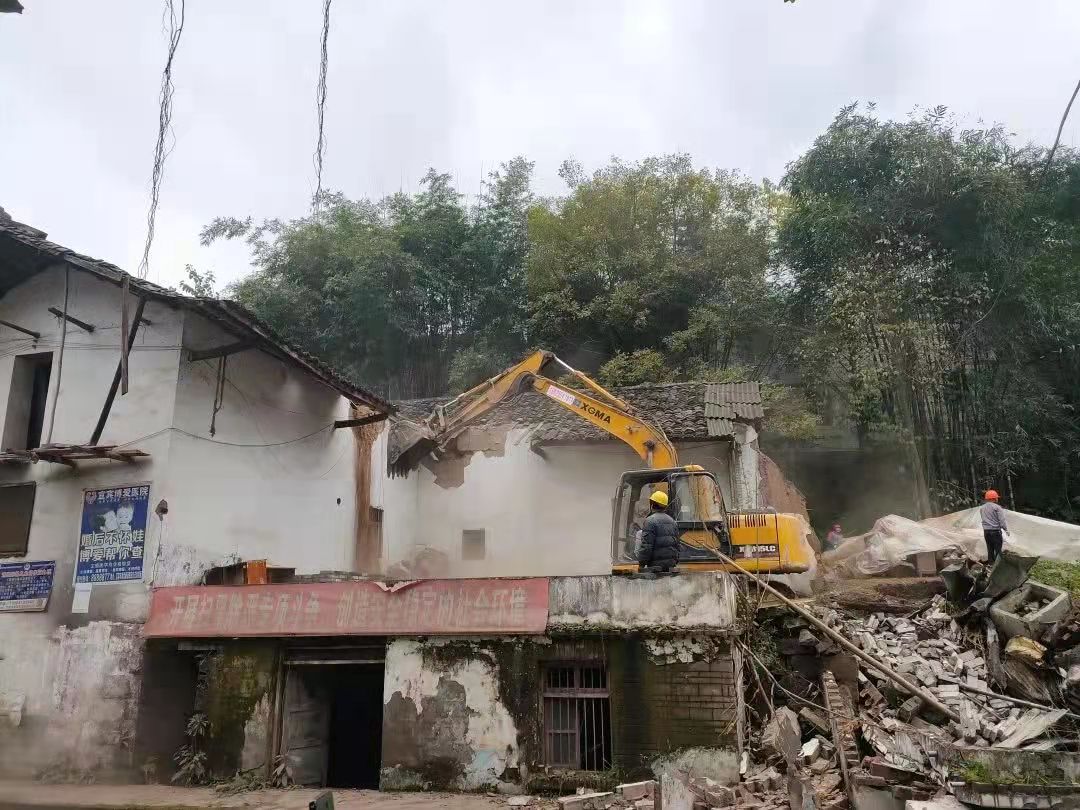 鄉規劃法中對違章建筑是怎樣界定的？